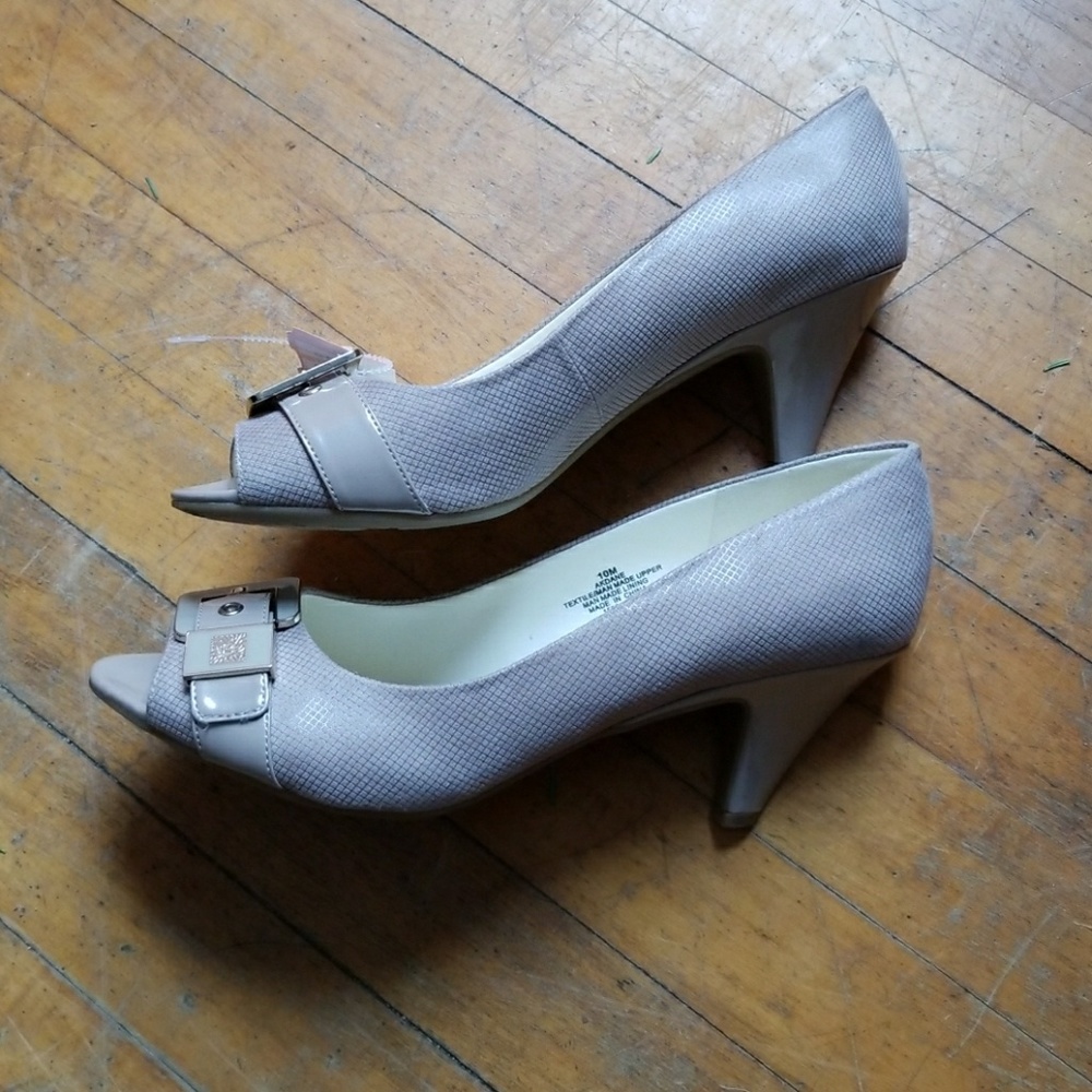 Anne Klein Dane Peep Toe Nude Pump NEW Size 10 - Picture 7 of 8